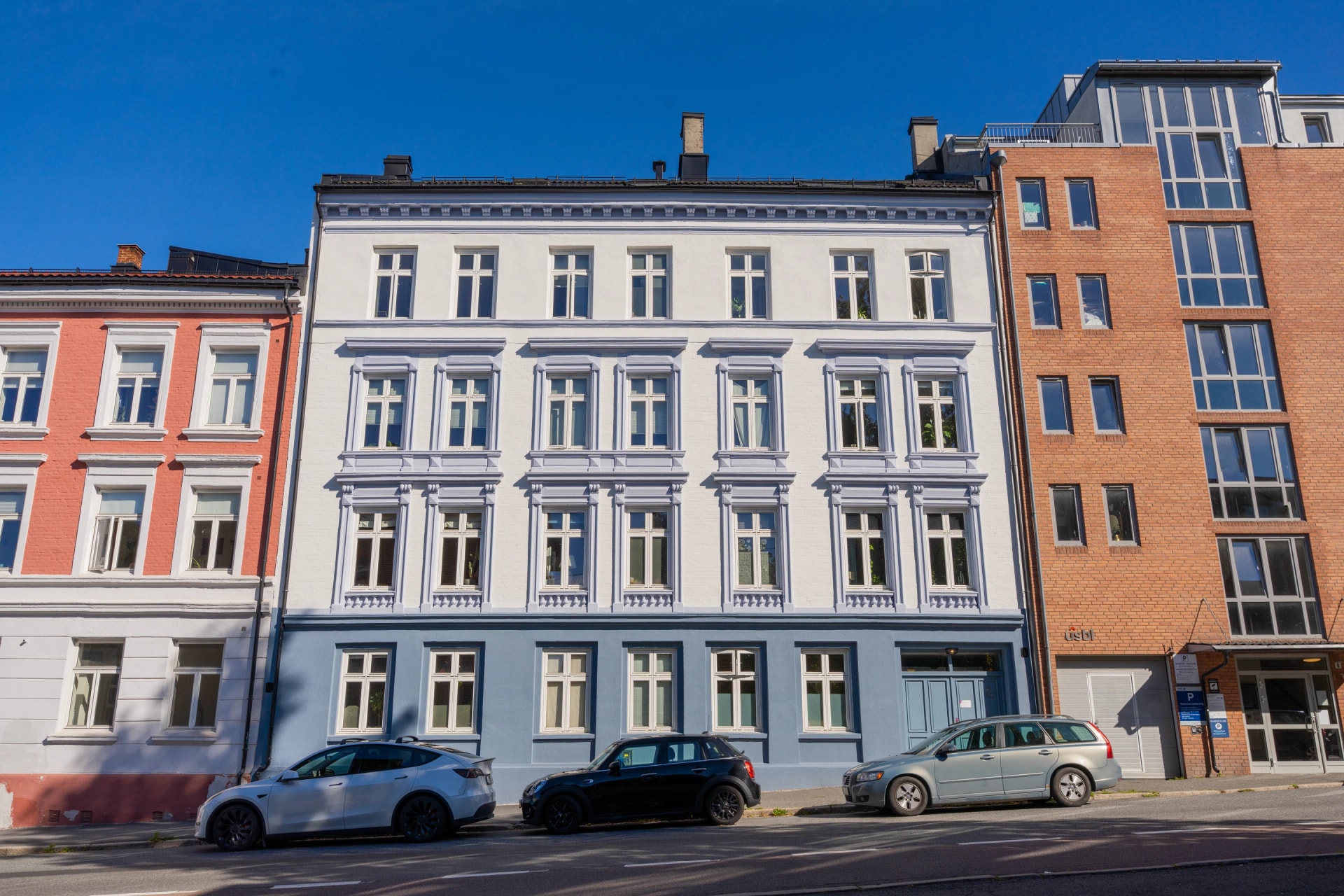 Hele gatefasaden i Brochmannsgate 4